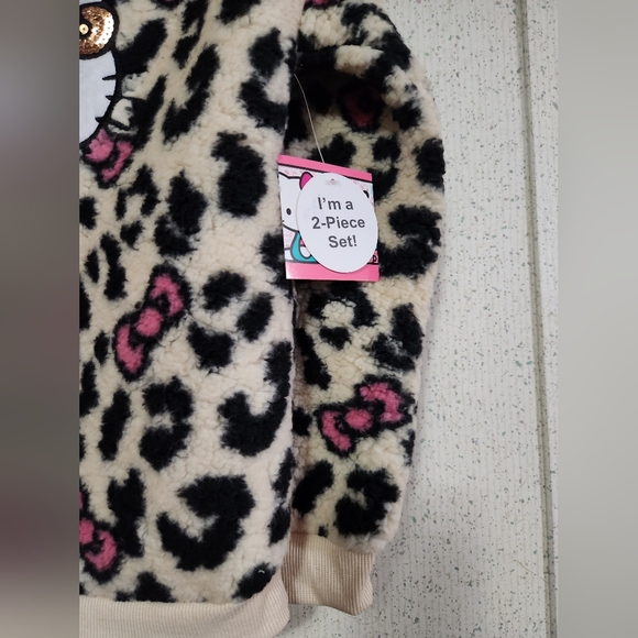 Hello Kitty Animal Print Fuzzy Sweater & Leggings Pair Kids 8 To 10 Trending - Picture 2 of 10